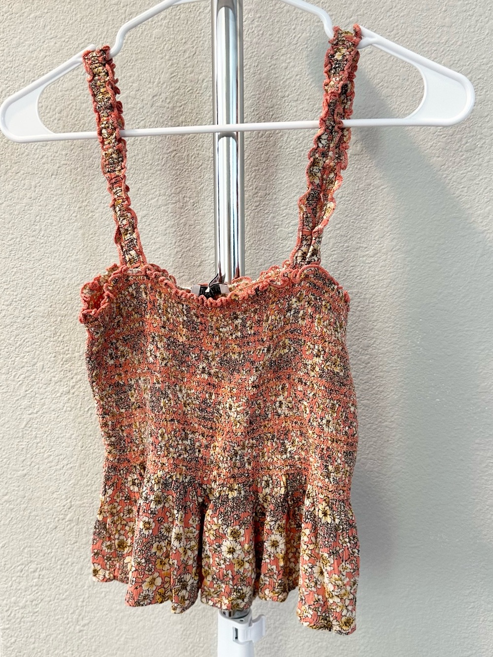 PATRONS OF PEACE Floral Peplum Tank Top in Coral, Size Medium